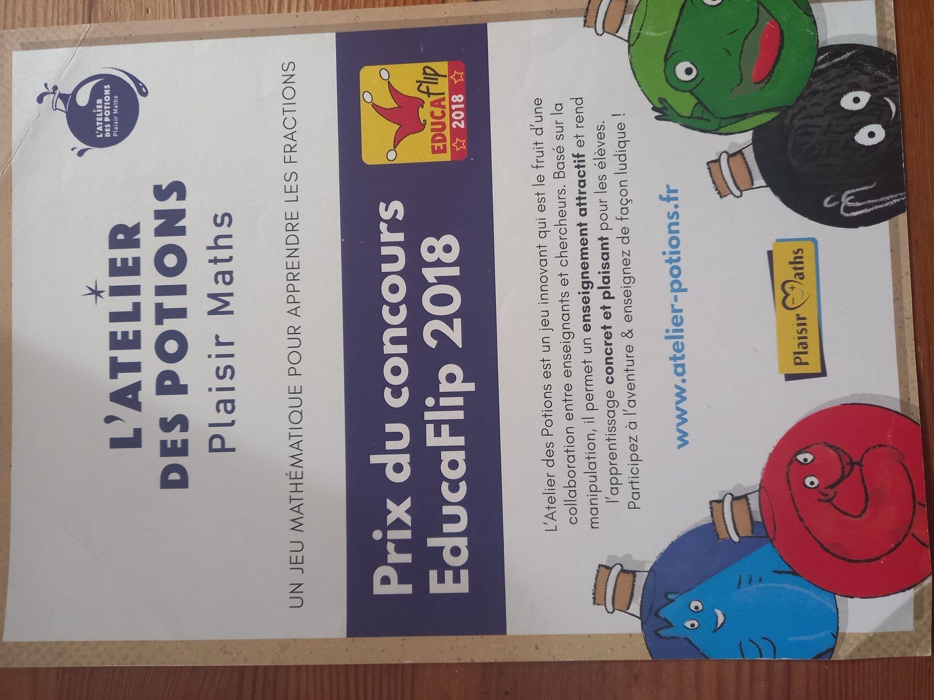 Dépliant de L'Atelier des Potions portant la mention « Prix du concours EducaFlip 2018 »