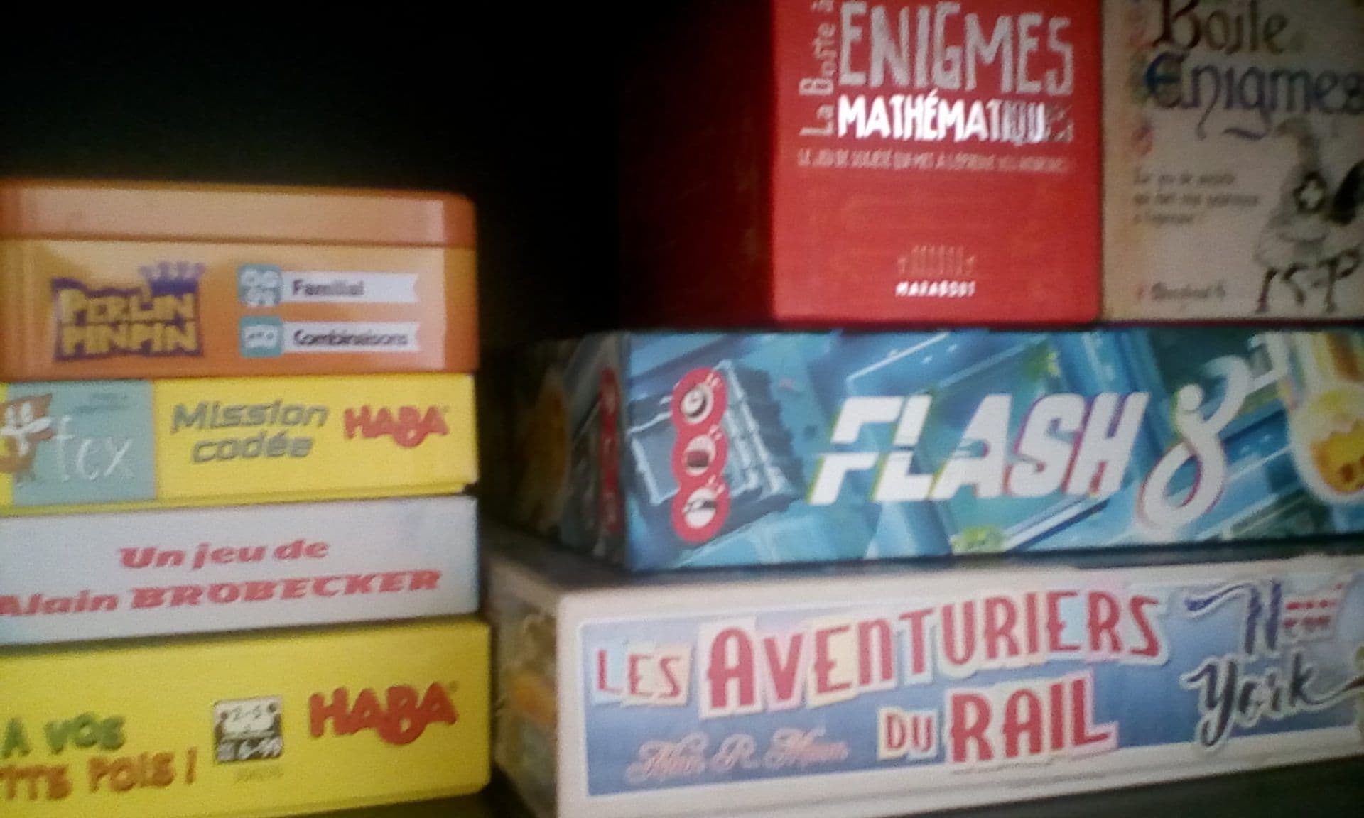 Jeux et casse-têtes de la ludothèque mathématique